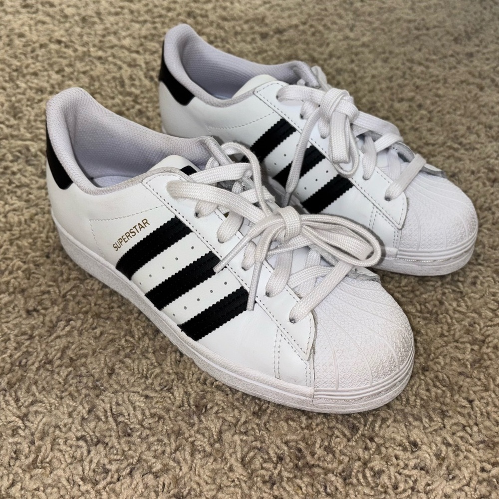 Adidas Superstar Women’s Size 5 1/2